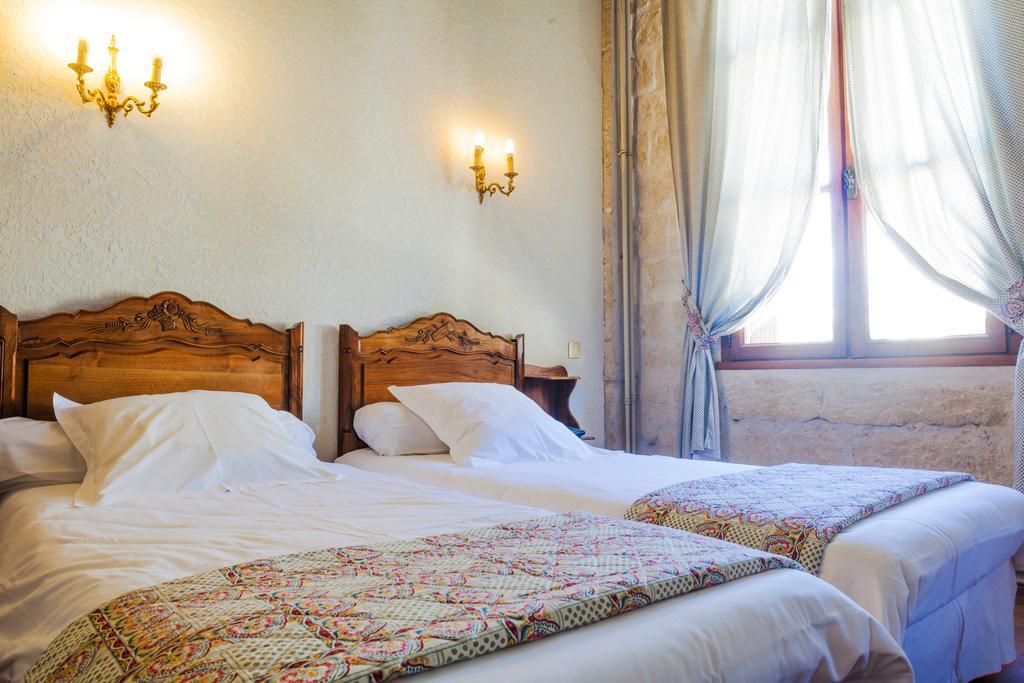 Auberge Du Pont Romain Sommieres Ruang foto