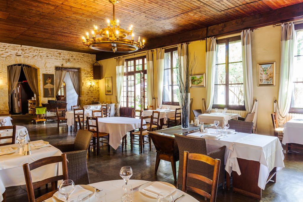 Auberge Du Pont Romain Sommieres Bagian luar foto