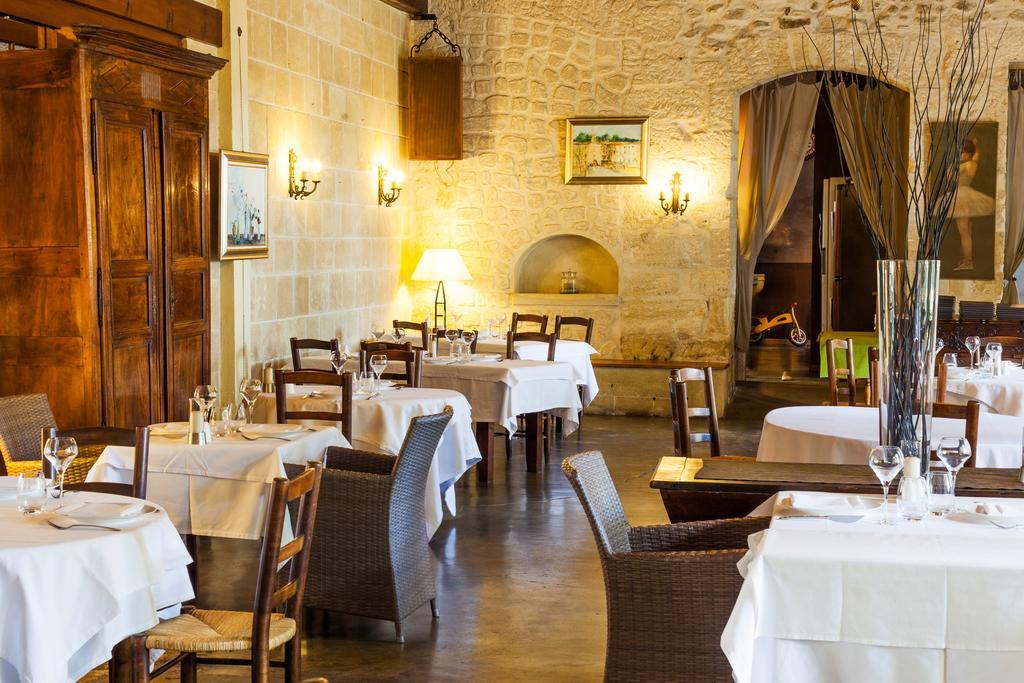 Auberge Du Pont Romain Sommieres Bagian luar foto