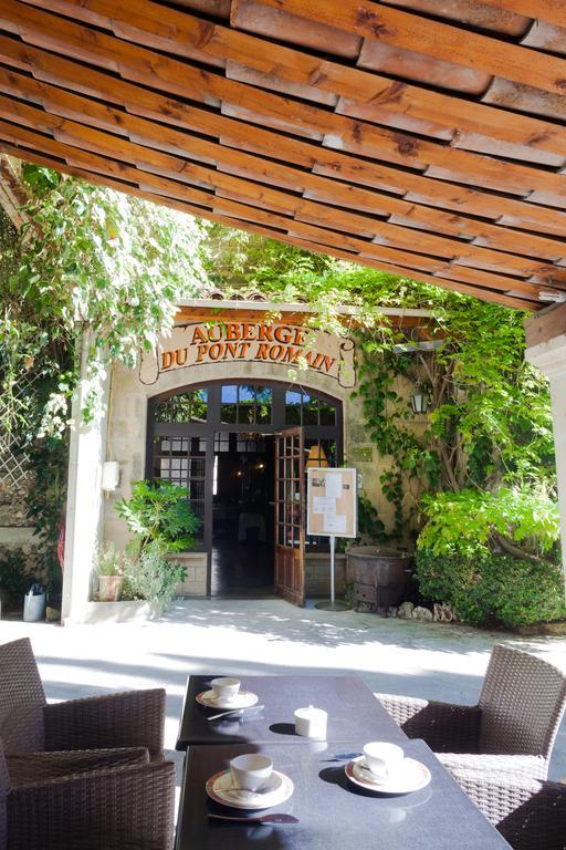Auberge Du Pont Romain Sommieres Bagian luar foto